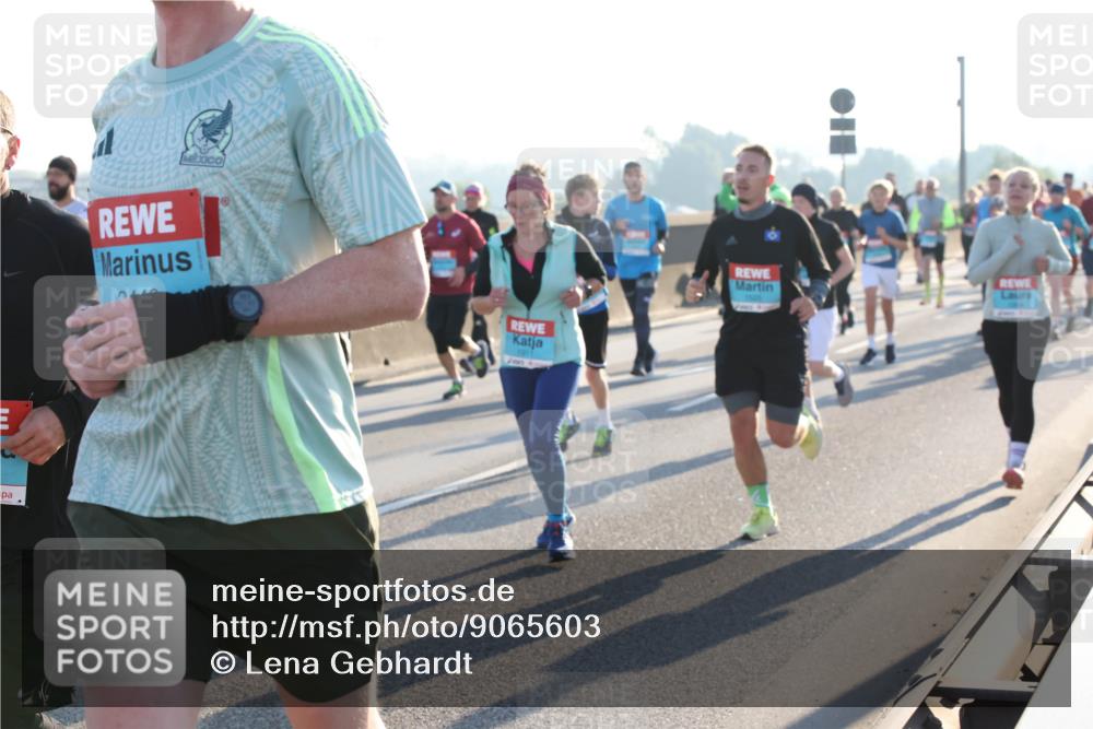 03.10.2025 - Köhlbrandbrückenlauf Lena Gebhardt http://msf.ph/oto/9065603 03.10.2025 09:22:40 Position 1 3169 meine-sportfotos.de