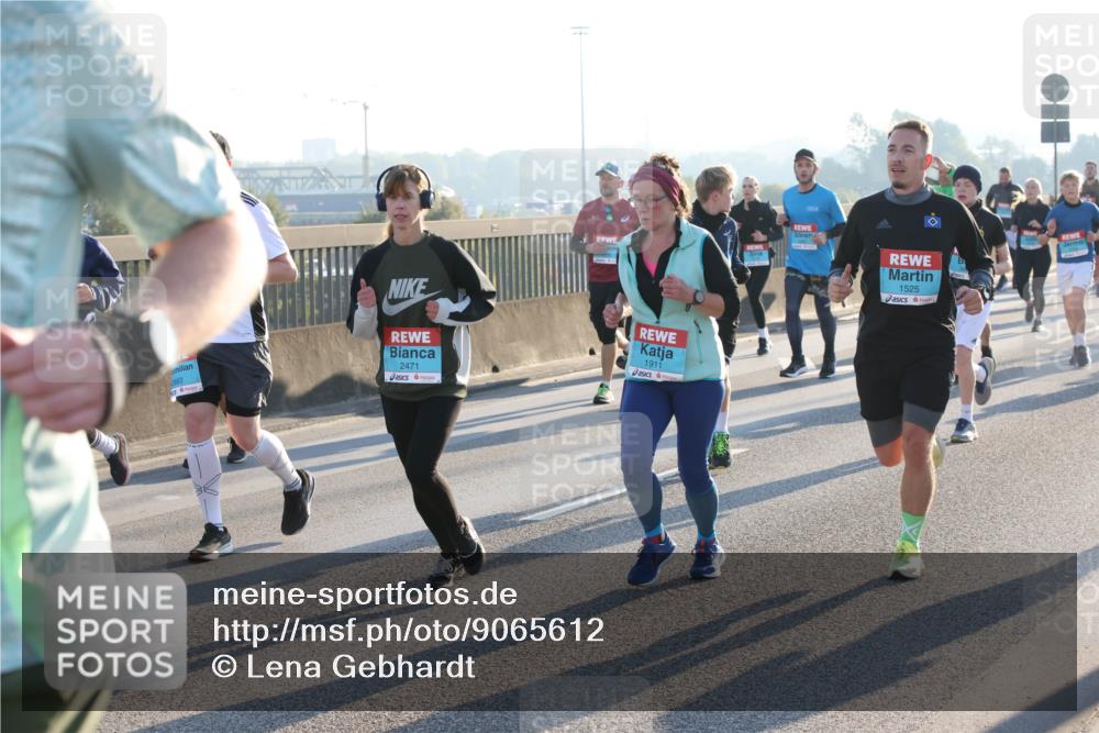 03.10.2025 - Köhlbrandbrückenlauf Lena Gebhardt http://msf.ph/oto/9065612 03.10.2025 09:22:40 Position 1 883, 2471, 1911, 1525 meine-sportfotos.de