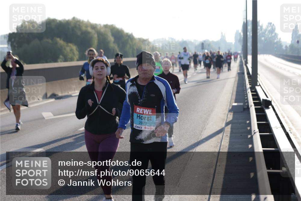 03.10.2025 - Köhlbrandbrückenlauf Jannik Wohlers http://msf.ph/oto/9065644 03.10.2025 09:26:39 Position 3 2971 meine-sportfotos.de