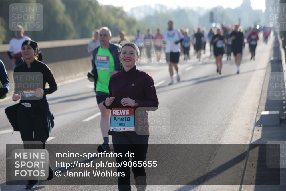 03.10.2025 - Köhlbrandbrückenlauf Jannik Wohlers http://msf.ph/oto/9065655 03.10.2025 09:26:40 Position 3 1982 meine-sportfotos.de