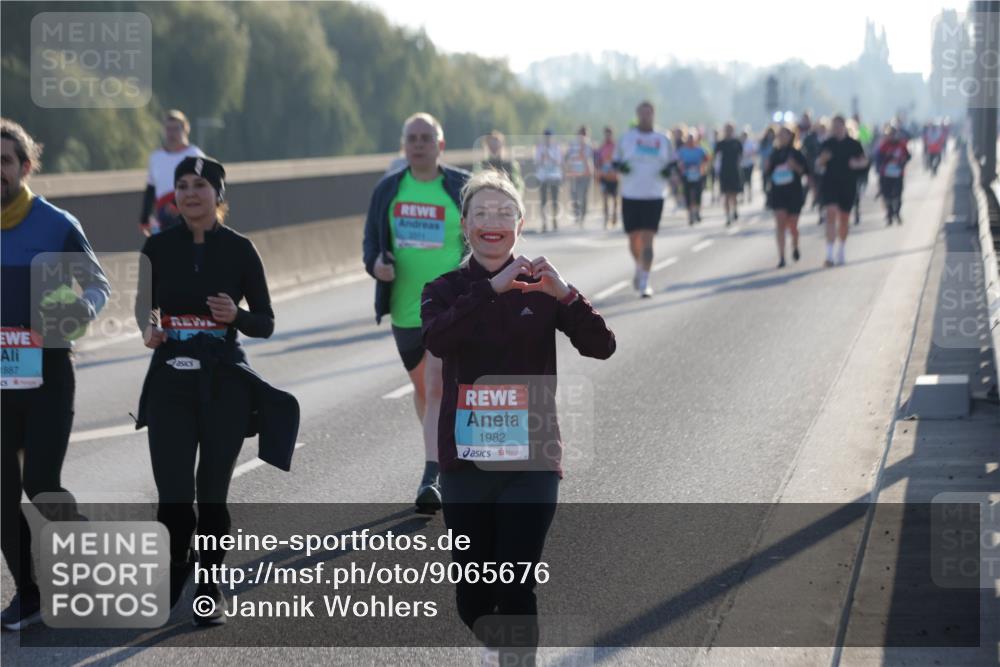 03.10.2025 - Köhlbrandbrückenlauf Jannik Wohlers http://msf.ph/oto/9065676 03.10.2025 09:26:40 Position 3 1887, 1982 meine-sportfotos.de