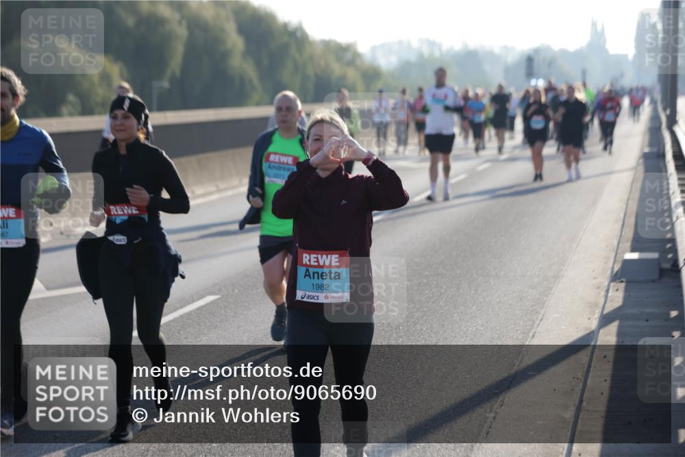 03.10.2025 - Köhlbrandbrückenlauf Jannik Wohlers http://msf.ph/oto/9065690 03.10.2025 09:26:40 Position 3 587, 1982 meine-sportfotos.de
