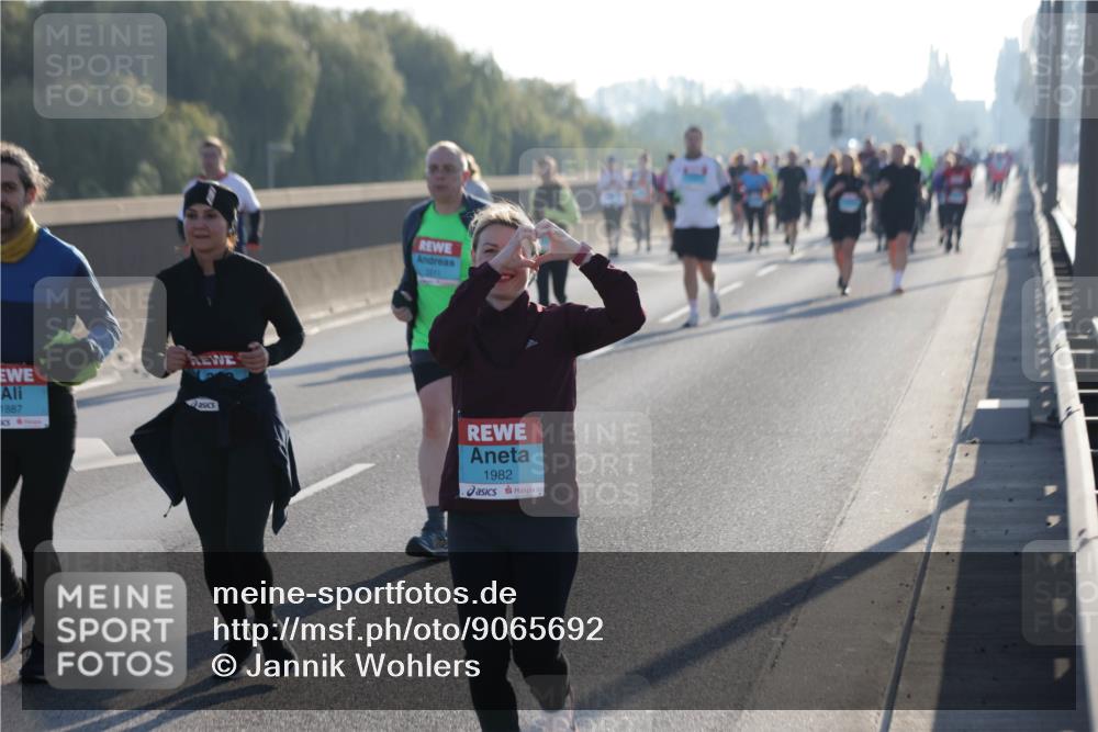 03.10.2025 - Köhlbrandbrückenlauf Jannik Wohlers http://msf.ph/oto/9065692 03.10.2025 09:26:41 Position 3 1887, 1982 meine-sportfotos.de