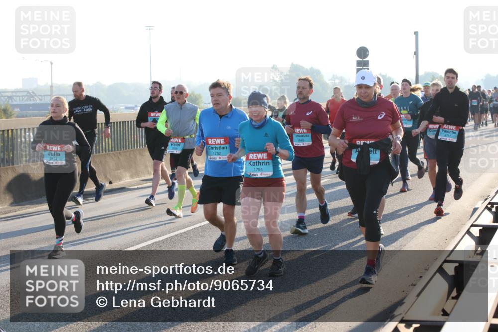 03.10.2025 - Köhlbrandbrückenlauf Lena Gebhardt http://msf.ph/oto/9065734 03.10.2025 09:22:45 Position 1 3134, 1752, 1754, 1945 meine-sportfotos.de