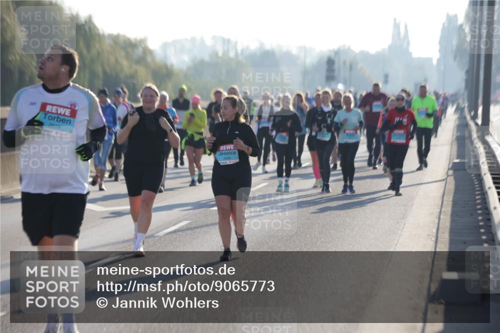 03.10.2025 - Köhlbrandbrückenlauf Jannik Wohlers http://msf.ph/oto/9065773 03.10.2025 09:26:48 Position 3 2619, 3098 meine-sportfotos.de
