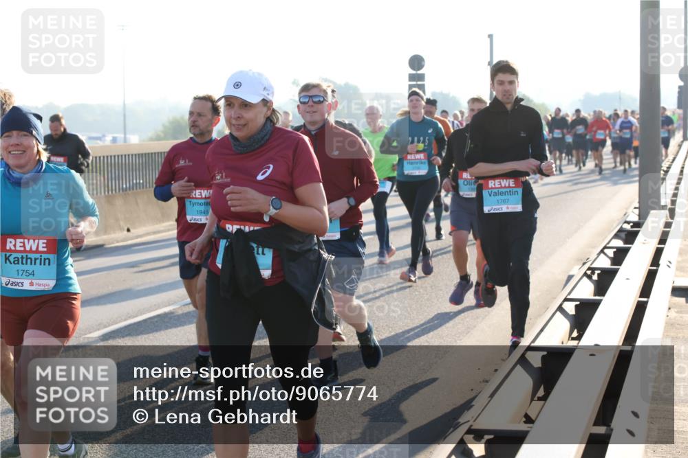 03.10.2025 - Köhlbrandbrückenlauf Lena Gebhardt http://msf.ph/oto/9065774 03.10.2025 09:22:46 Position 1 1754, 1945, 139, 1767 meine-sportfotos.de