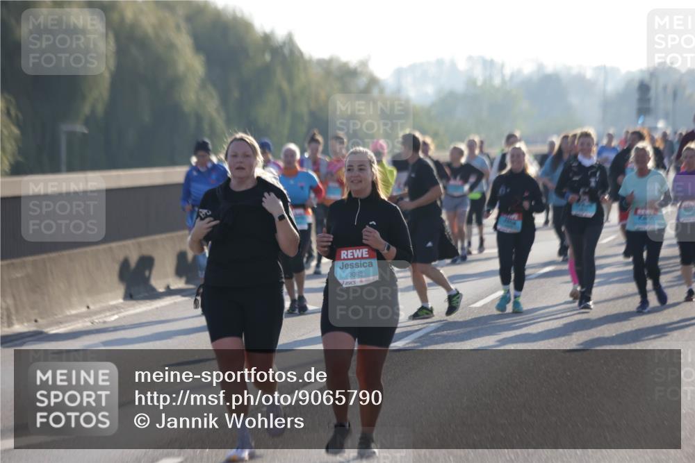 03.10.2025 - Köhlbrandbrückenlauf Jannik Wohlers http://msf.ph/oto/9065790 03.10.2025 09:26:50 Position 3 3098 meine-sportfotos.de