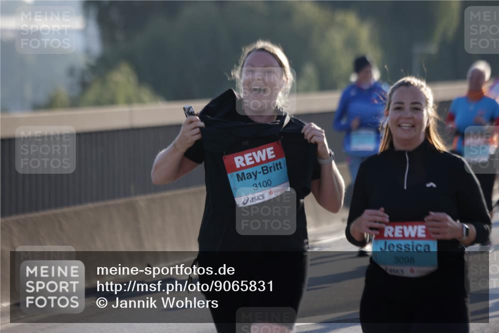 03.10.2025 - Köhlbrandbrückenlauf Jannik Wohlers http://msf.ph/oto/9065831 03.10.2025 09:26:54 Position 3 3100, 3098 meine-sportfotos.de