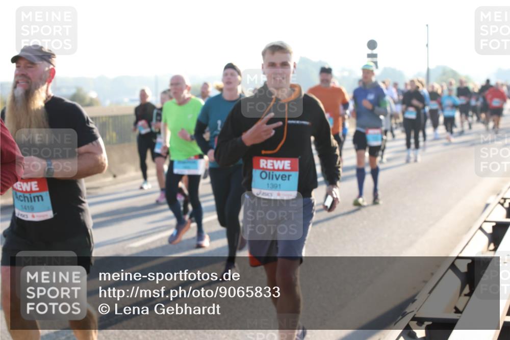 03.10.2025 - Köhlbrandbrückenlauf Lena Gebhardt http://msf.ph/oto/9065833 03.10.2025 09:22:48 Position 1 1419, 1391 meine-sportfotos.de