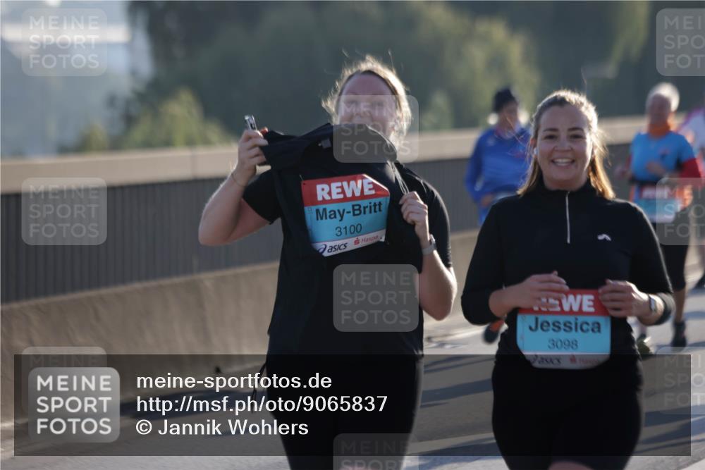 03.10.2025 - Köhlbrandbrückenlauf Jannik Wohlers http://msf.ph/oto/9065837 03.10.2025 09:26:54 Position 3 3100, 3098 meine-sportfotos.de