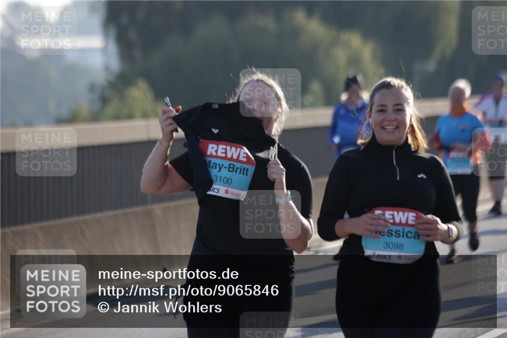 03.10.2025 - Köhlbrandbrückenlauf Jannik Wohlers http://msf.ph/oto/9065846 03.10.2025 09:26:54 Position 3 3100, 3098 meine-sportfotos.de