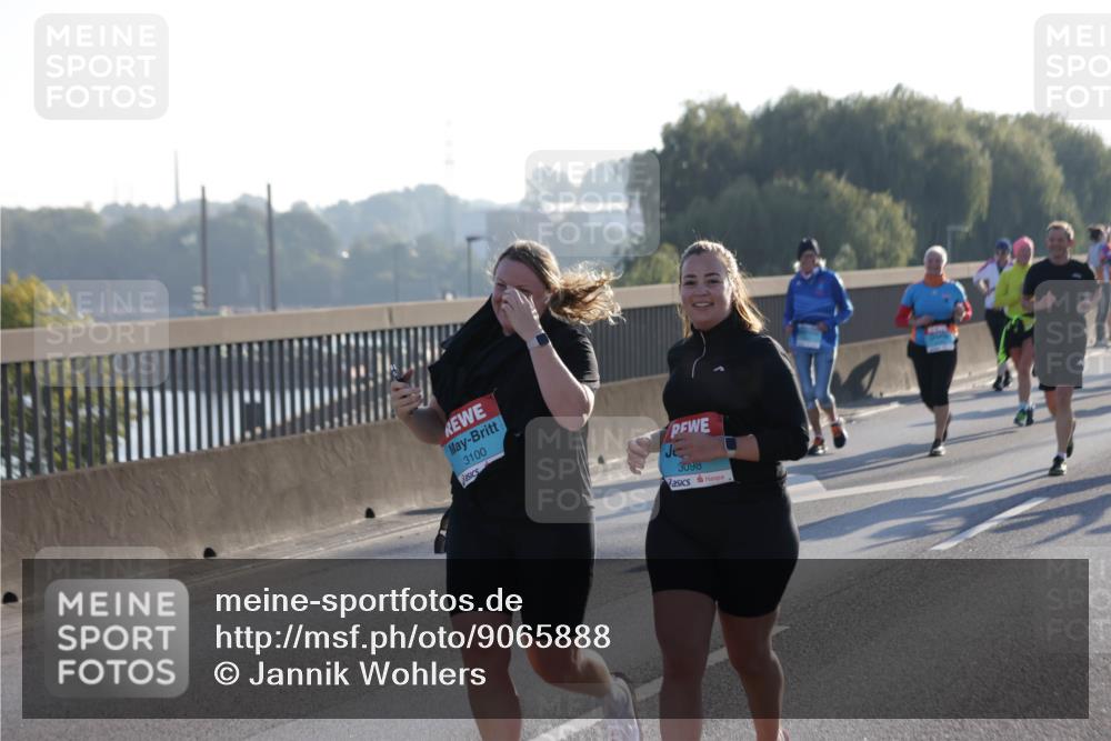 03.10.2025 - Köhlbrandbrückenlauf Jannik Wohlers http://msf.ph/oto/9065888 03.10.2025 09:26:55 Position 3 3100, 3098 meine-sportfotos.de