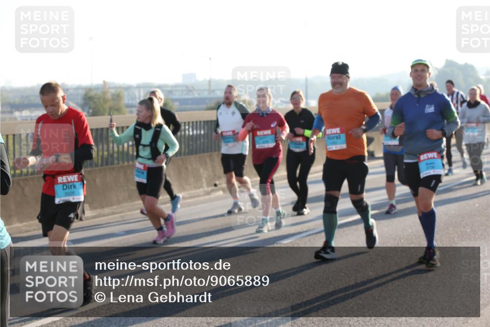 03.10.2025 - Köhlbrandbrückenlauf Lena Gebhardt http://msf.ph/oto/9065889 03.10.2025 09:22:50 Position 1 3028 meine-sportfotos.de