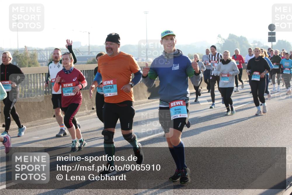 03.10.2025 - Köhlbrandbrückenlauf Lena Gebhardt http://msf.ph/oto/9065910 03.10.2025 09:22:50 Position 1 414, 3839, 1593, 3736 meine-sportfotos.de