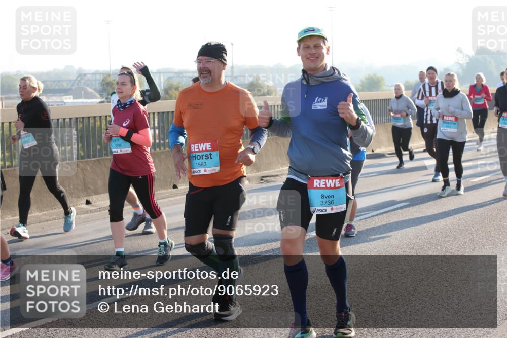 03.10.2025 - Köhlbrandbrückenlauf Lena Gebhardt http://msf.ph/oto/9065923 03.10.2025 09:22:51 Position 1 414, 3839, 1593, 3736 meine-sportfotos.de