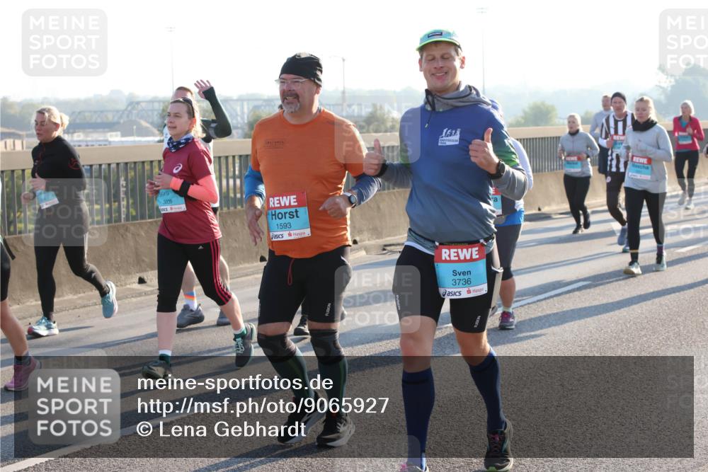 03.10.2025 - Köhlbrandbrückenlauf Lena Gebhardt http://msf.ph/oto/9065927 03.10.2025 09:22:51 Position 1 3839, 1593, 3736 meine-sportfotos.de