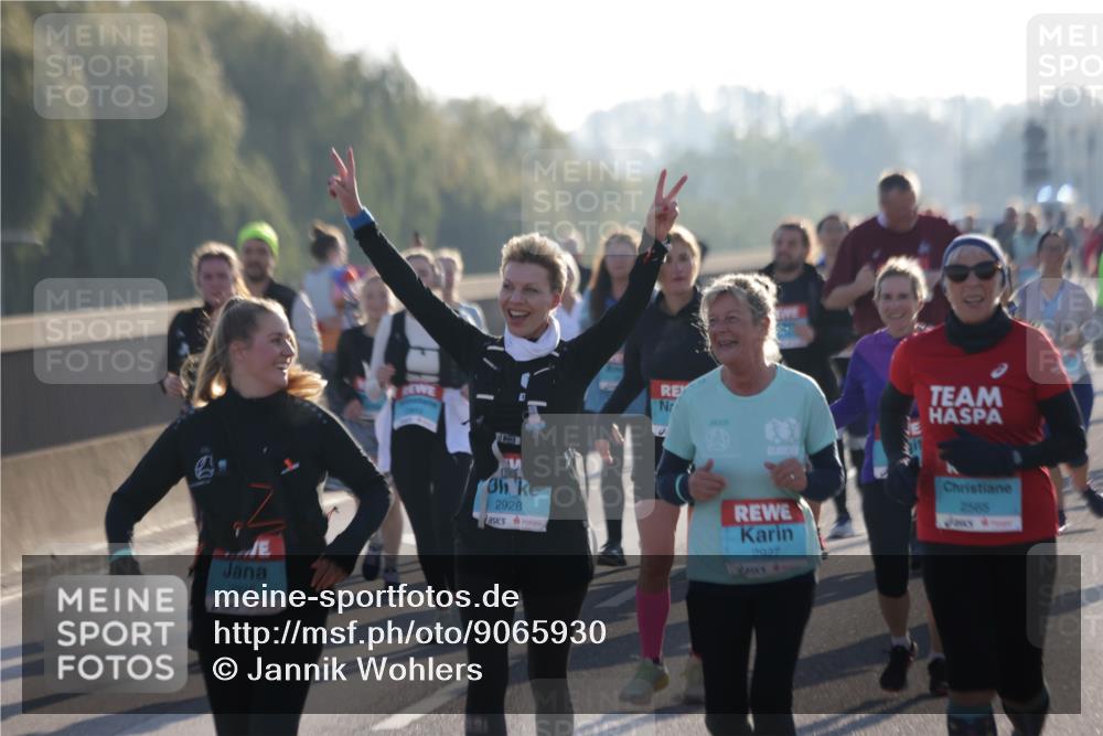 03.10.2025 - Köhlbrandbrückenlauf Jannik Wohlers http://msf.ph/oto/9065930 03.10.2025 09:26:57 Position 3 2926, 2928, 2927, 2565 meine-sportfotos.de