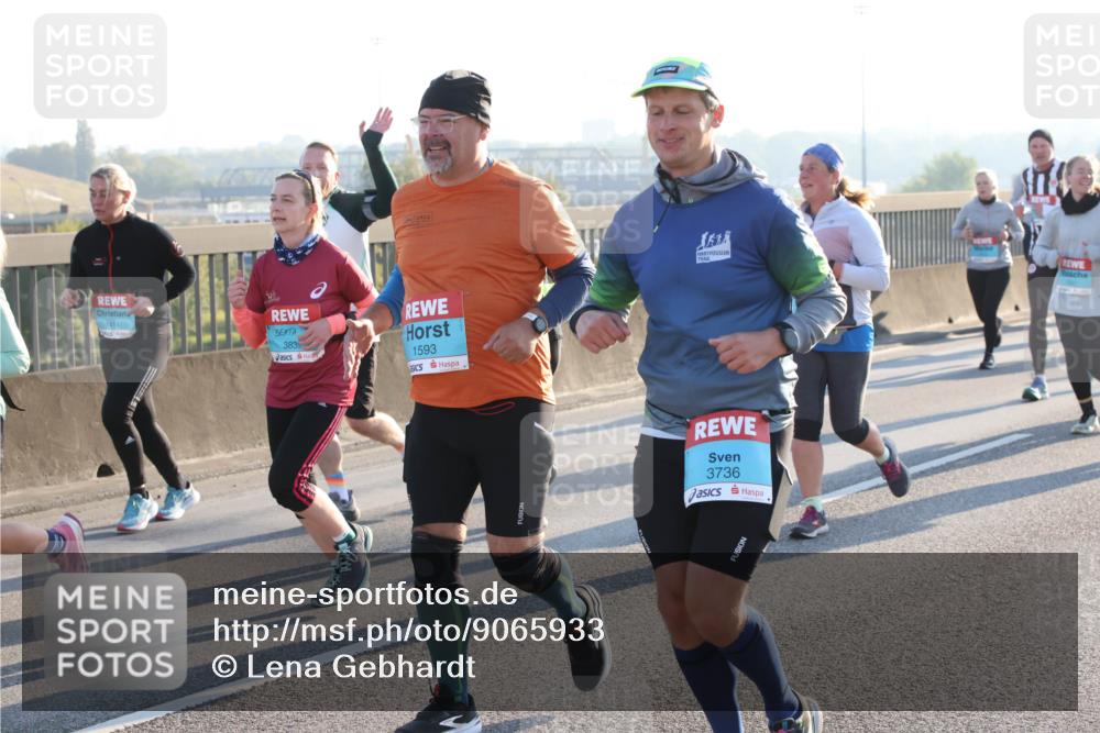 03.10.2025 - Köhlbrandbrückenlauf Lena Gebhardt http://msf.ph/oto/9065933 03.10.2025 09:22:51 Position 1 1414, 3839, 1593, 3736 meine-sportfotos.de