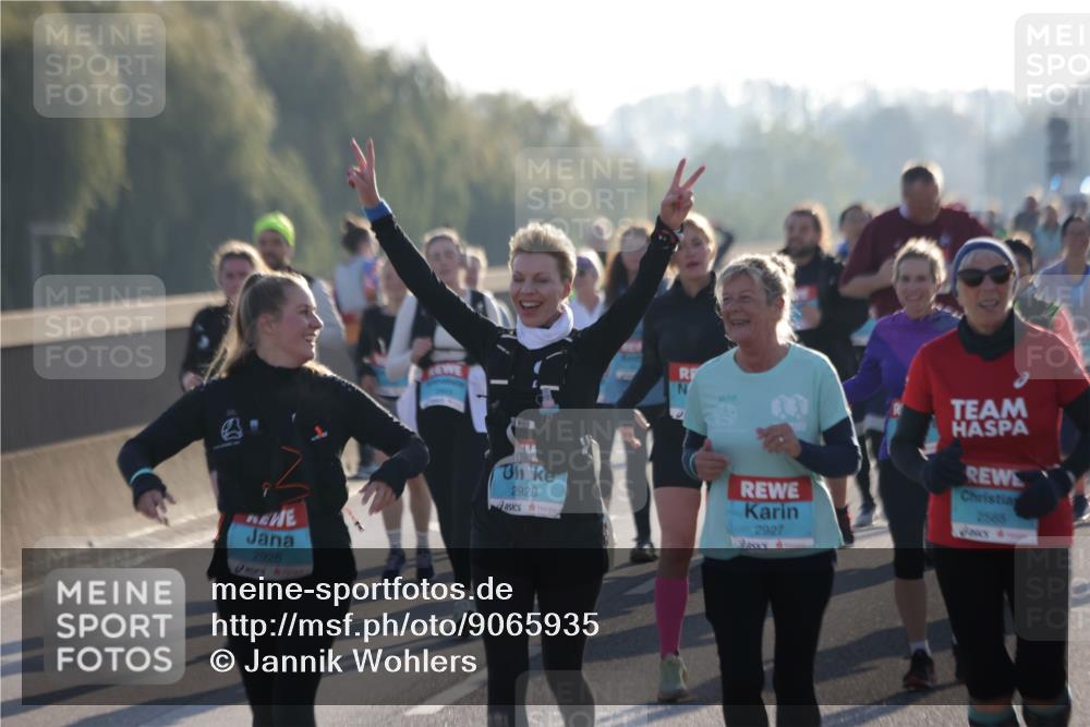 03.10.2025 - Köhlbrandbrückenlauf Jannik Wohlers http://msf.ph/oto/9065935 03.10.2025 09:26:58 Position 3 2926, 2928, 2927, 2565 meine-sportfotos.de