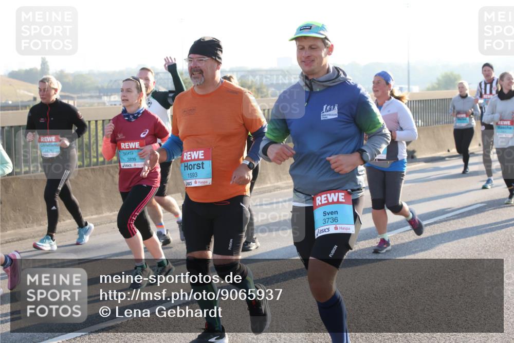 03.10.2025 - Köhlbrandbrückenlauf Lena Gebhardt http://msf.ph/oto/9065937 03.10.2025 09:22:51 Position 1 1414, 3839, 1593, 3736 meine-sportfotos.de