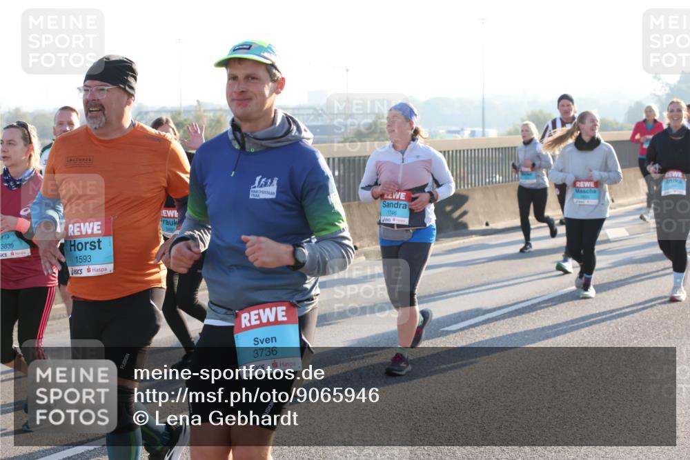 03.10.2025 - Köhlbrandbrückenlauf Lena Gebhardt http://msf.ph/oto/9065946 03.10.2025 09:22:51 Position 1 3839, 1593, 3736, 1746 meine-sportfotos.de