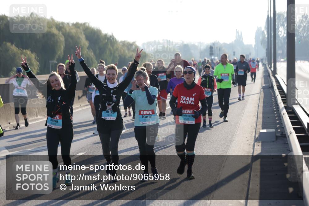 03.10.2025 - Köhlbrandbrückenlauf Jannik Wohlers http://msf.ph/oto/9065958 03.10.2025 09:26:59 Position 3 2926, 2928, 2927, 2565 meine-sportfotos.de