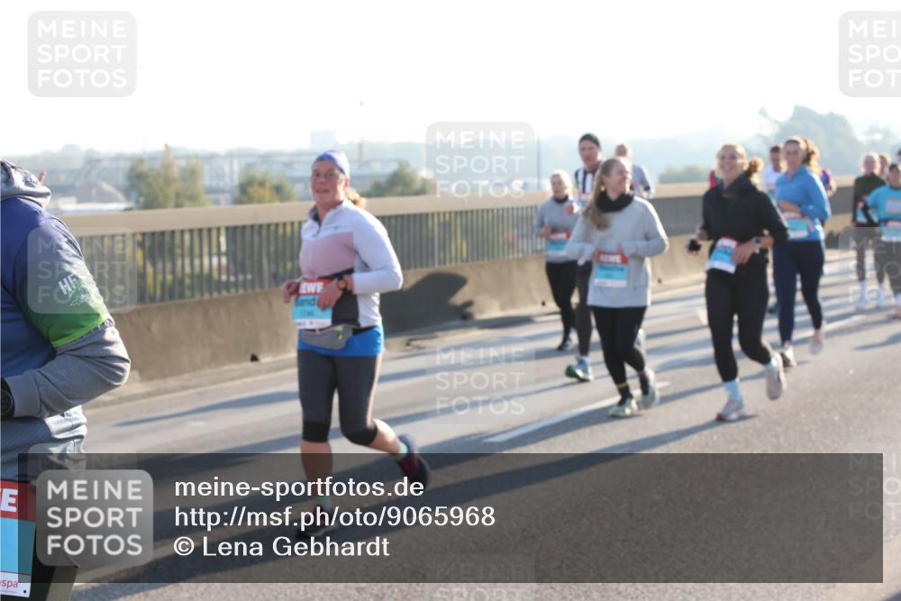 03.10.2025 - Köhlbrandbrückenlauf Lena Gebhardt http://msf.ph/oto/9065968 03.10.2025 09:22:52 Position 1  meine-sportfotos.de