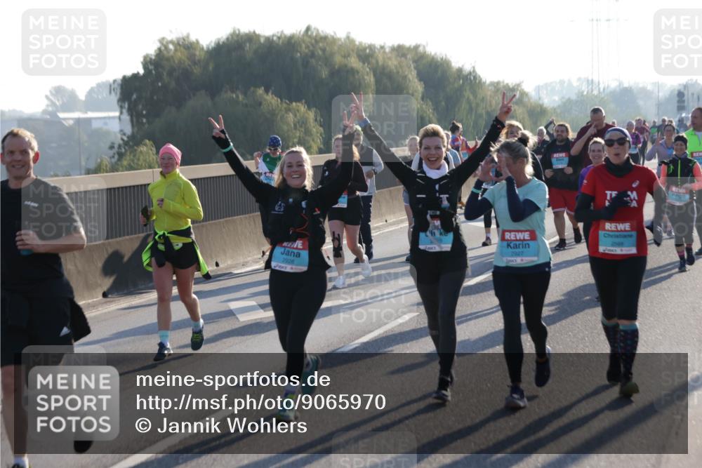03.10.2025 - Köhlbrandbrückenlauf Jannik Wohlers http://msf.ph/oto/9065970 03.10.2025 09:26:59 Position 3 2926, 2565, 2927 meine-sportfotos.de