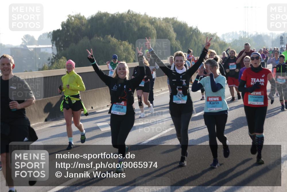 03.10.2025 - Köhlbrandbrückenlauf Jannik Wohlers http://msf.ph/oto/9065974 03.10.2025 09:26:59 Position 3 2926, 2565, 2927 meine-sportfotos.de