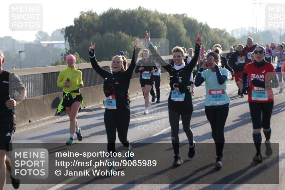 03.10.2025 - Köhlbrandbrückenlauf Jannik Wohlers http://msf.ph/oto/9065989 03.10.2025 09:27:00 Position 3 2860, 2565, 2928, 2927 meine-sportfotos.de