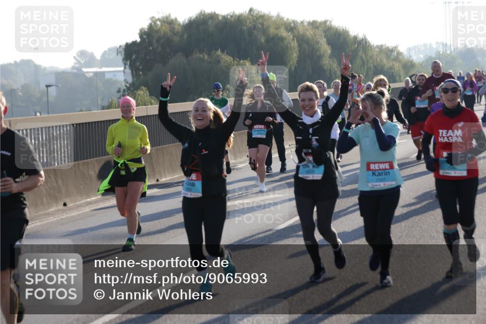 03.10.2025 - Köhlbrandbrückenlauf Jannik Wohlers http://msf.ph/oto/9065993 03.10.2025 09:27:00 Position 3 2860, 2928, 2927 meine-sportfotos.de