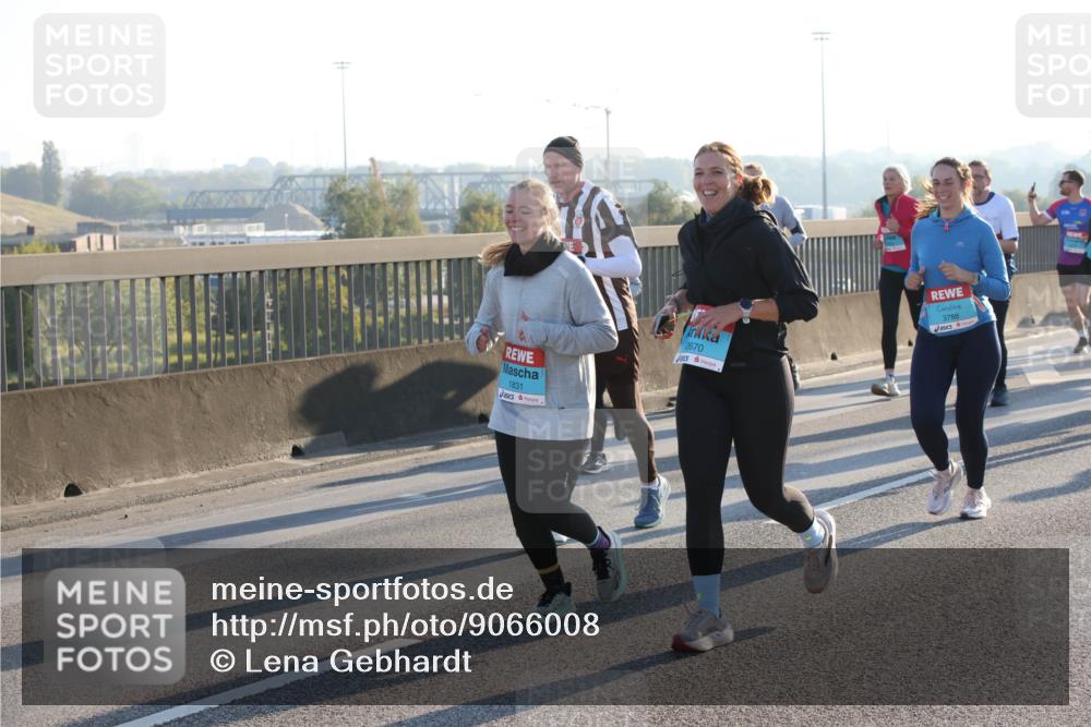 03.10.2025 - Köhlbrandbrückenlauf Lena Gebhardt http://msf.ph/oto/9066008 03.10.2025 09:22:53 Position 1 1831, 2670, 3788 meine-sportfotos.de