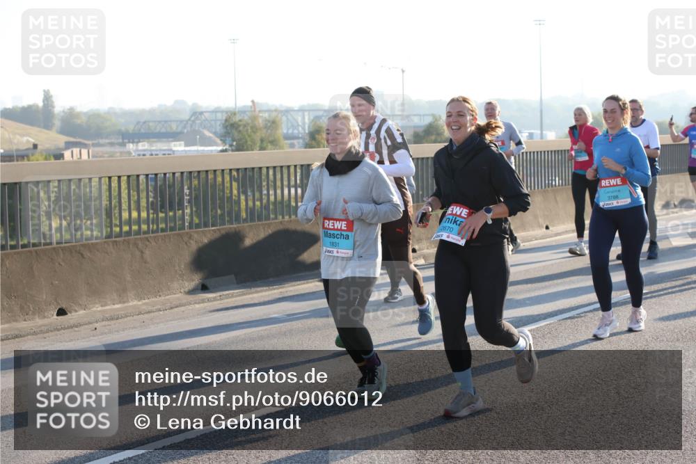 03.10.2025 - Köhlbrandbrückenlauf Lena Gebhardt http://msf.ph/oto/9066012 03.10.2025 09:22:53 Position 1 1831, 2670, 3788 meine-sportfotos.de