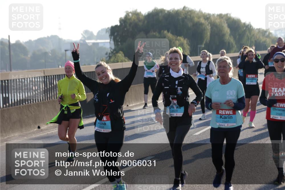 03.10.2025 - Köhlbrandbrückenlauf Jannik Wohlers http://msf.ph/oto/9066031 03.10.2025 09:27:00 Position 3 2926, 2928, 2927, 2565 meine-sportfotos.de