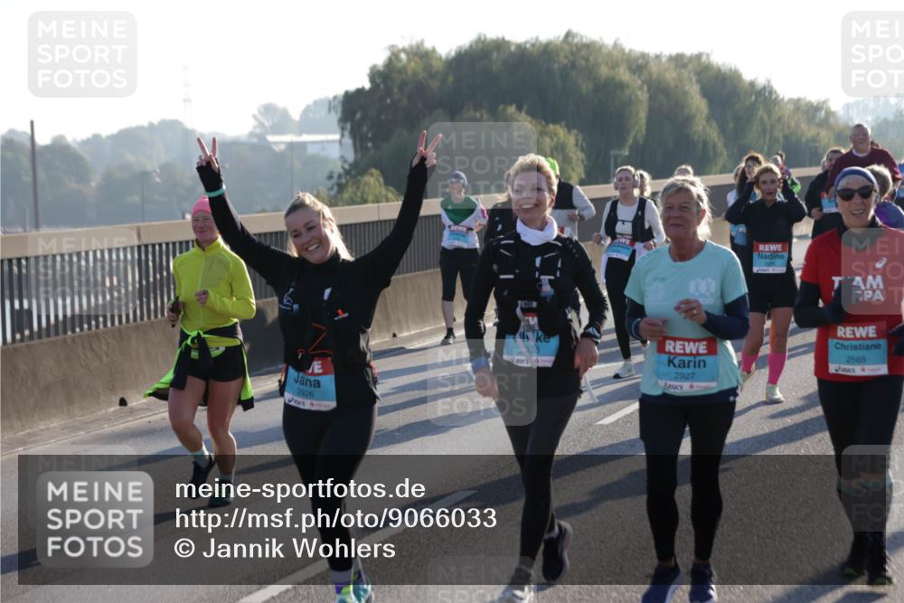 03.10.2025 - Köhlbrandbrückenlauf Jannik Wohlers http://msf.ph/oto/9066033 03.10.2025 09:27:00 Position 3 2926, 28, 2927, 2565 meine-sportfotos.de