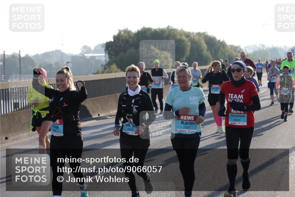 03.10.2025 - Köhlbrandbrückenlauf Jannik Wohlers http://msf.ph/oto/9066057 03.10.2025 09:27:01 Position 3 2926, 2928, 2927, 2565 meine-sportfotos.de