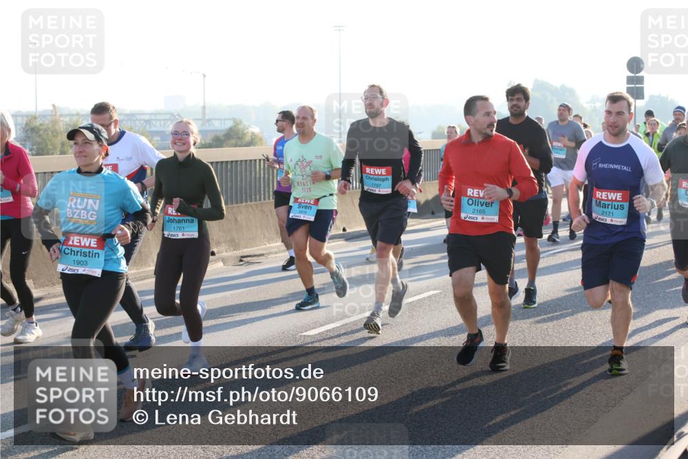 03.10.2025 - Köhlbrandbrückenlauf Lena Gebhardt http://msf.ph/oto/9066109 03.10.2025 09:22:56 Position 1 1761, 1903, 2025, 3416, 1797, 2165, 2171 meine-sportfotos.de