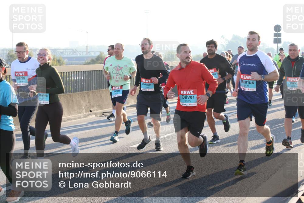 03.10.2025 - Köhlbrandbrückenlauf Lena Gebhardt http://msf.ph/oto/9066114 03.10.2025 09:22:56 Position 1 3169, 2025, 1797, 3416, 1761, 2165, 2171, 3488 meine-sportfotos.de