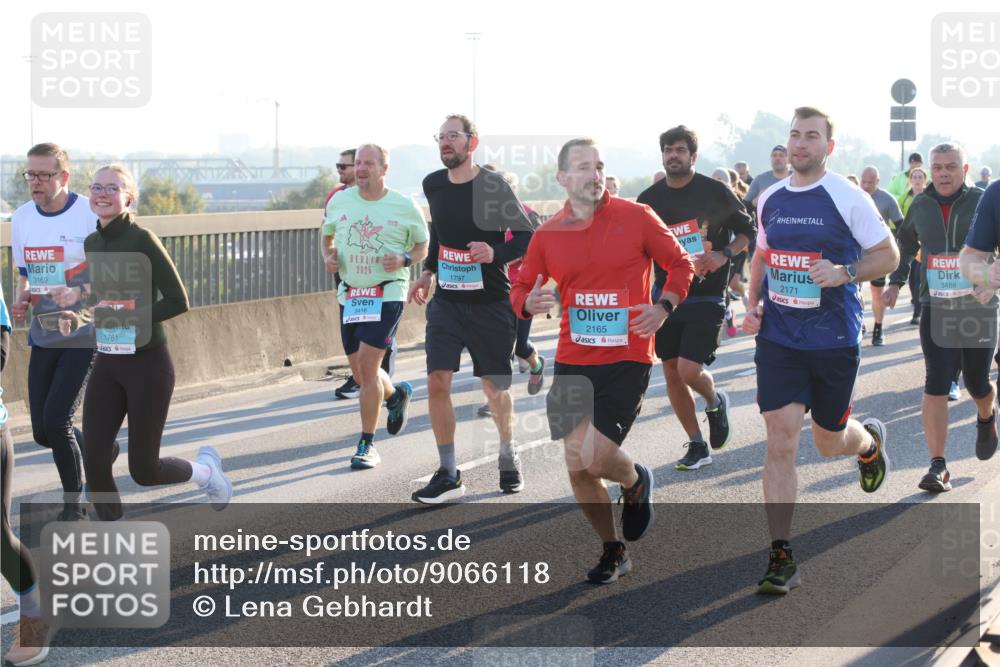 03.10.2025 - Köhlbrandbrückenlauf Lena Gebhardt http://msf.ph/oto/9066118 03.10.2025 09:22:56 Position 1 3169, 1761, 2025, 3416, 1797, 2165, 2171, 3488 meine-sportfotos.de