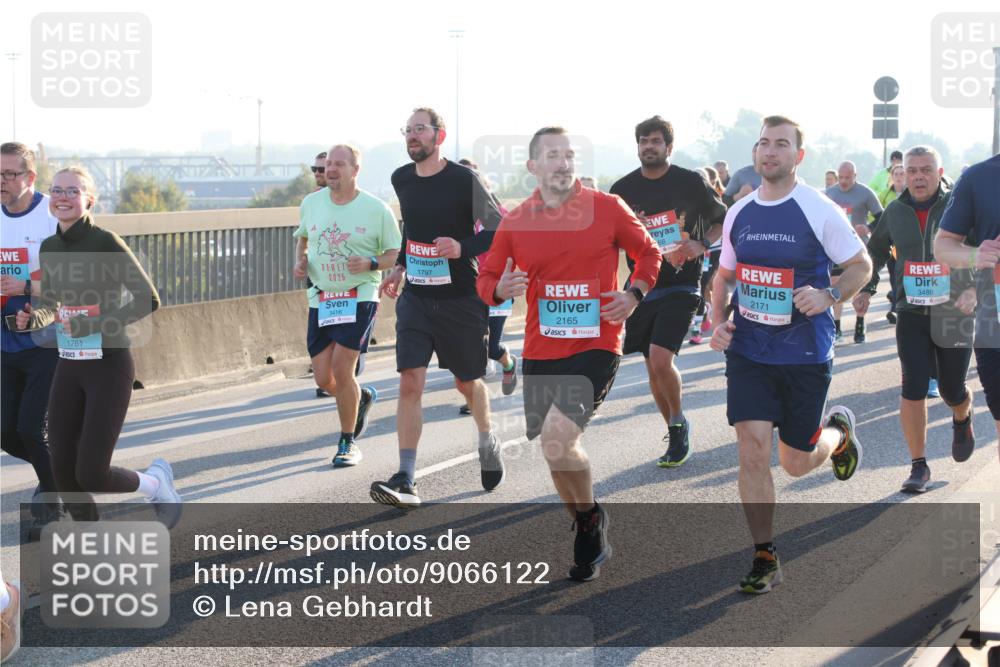 03.10.2025 - Köhlbrandbrückenlauf Lena Gebhardt http://msf.ph/oto/9066122 03.10.2025 09:22:56 Position 1 1761, 2025, 3416, 1797, 2165, 3488, 2171 meine-sportfotos.de