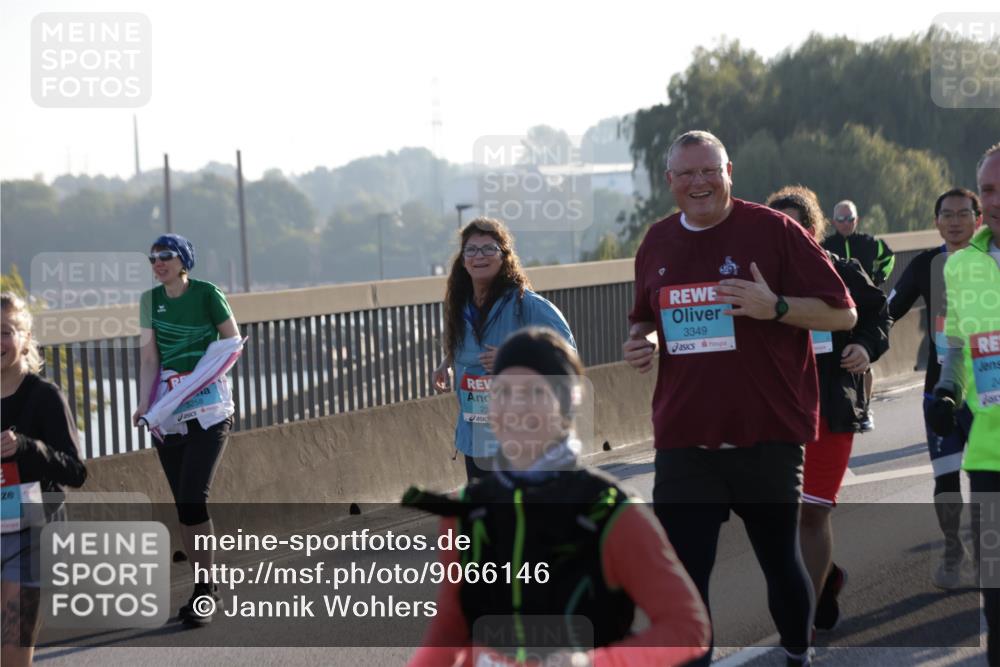 03.10.2025 - Köhlbrandbrückenlauf Jannik Wohlers http://msf.ph/oto/9066146 03.10.2025 09:27:06 Position 3 3258, 2, 3349 meine-sportfotos.de