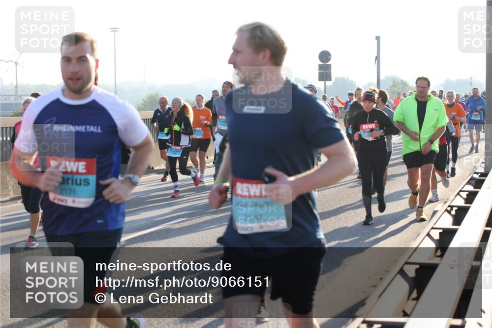 03.10.2025 - Köhlbrandbrückenlauf Lena Gebhardt http://msf.ph/oto/9066151 03.10.2025 09:22:57 Position 1 2171, 2144 meine-sportfotos.de