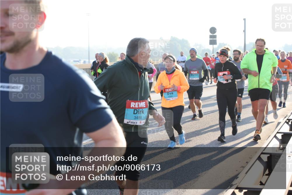 03.10.2025 - Köhlbrandbrückenlauf Lena Gebhardt http://msf.ph/oto/9066173 03.10.2025 09:22:58 Position 1 1994, 3488 meine-sportfotos.de