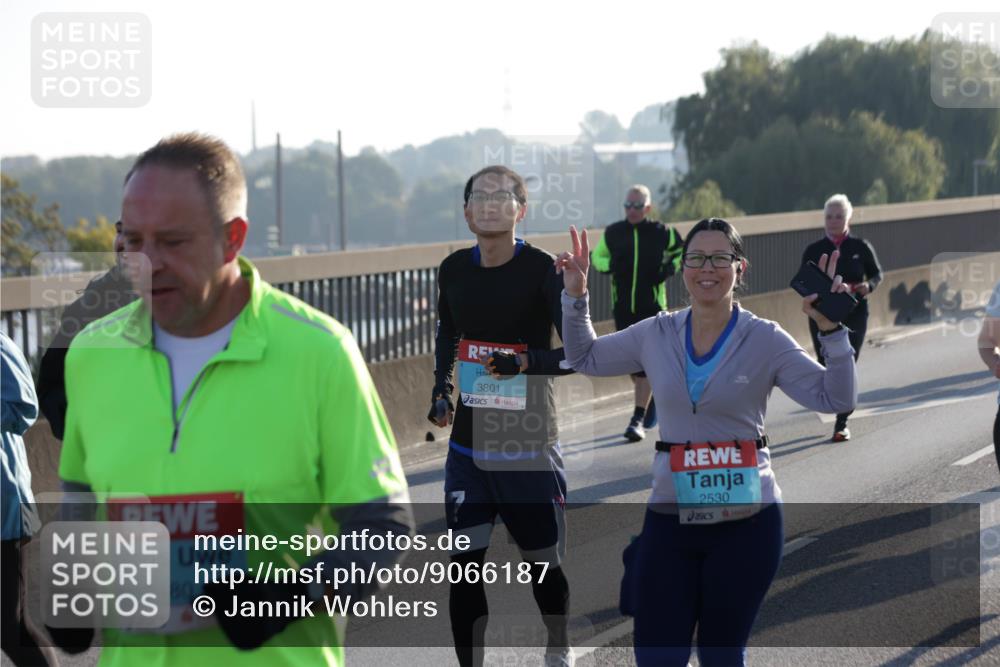 03.10.2025 - Köhlbrandbrückenlauf Jannik Wohlers http://msf.ph/oto/9066187 03.10.2025 09:27:08 Position 3 2480, 3801, 2530 meine-sportfotos.de