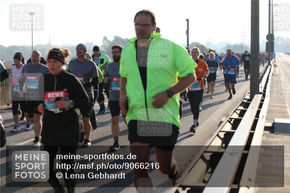 03.10.2025 - Köhlbrandbrückenlauf Lena Gebhardt http://msf.ph/oto/9066216 03.10.2025 09:23:00 Position 1  meine-sportfotos.de