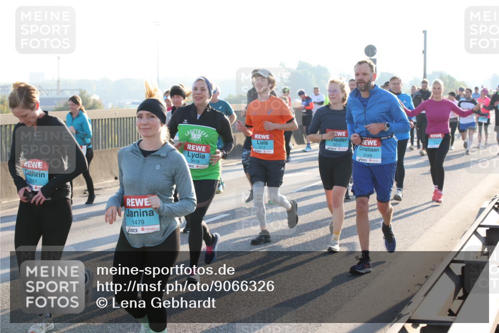 03.10.2025 - Köhlbrandbrückenlauf Lena Gebhardt http://msf.ph/oto/9066326 03.10.2025 09:23:04 Position 1 2051, 1479, 3213, 3214, 2448, 3619 meine-sportfotos.de