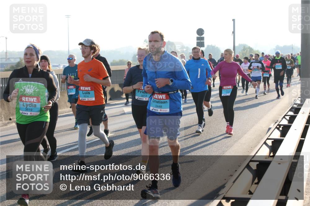 03.10.2025 - Köhlbrandbrückenlauf Lena Gebhardt http://msf.ph/oto/9066336 03.10.2025 09:23:05 Position 1 3619, 3214, 3213, 2448, 3783 meine-sportfotos.de