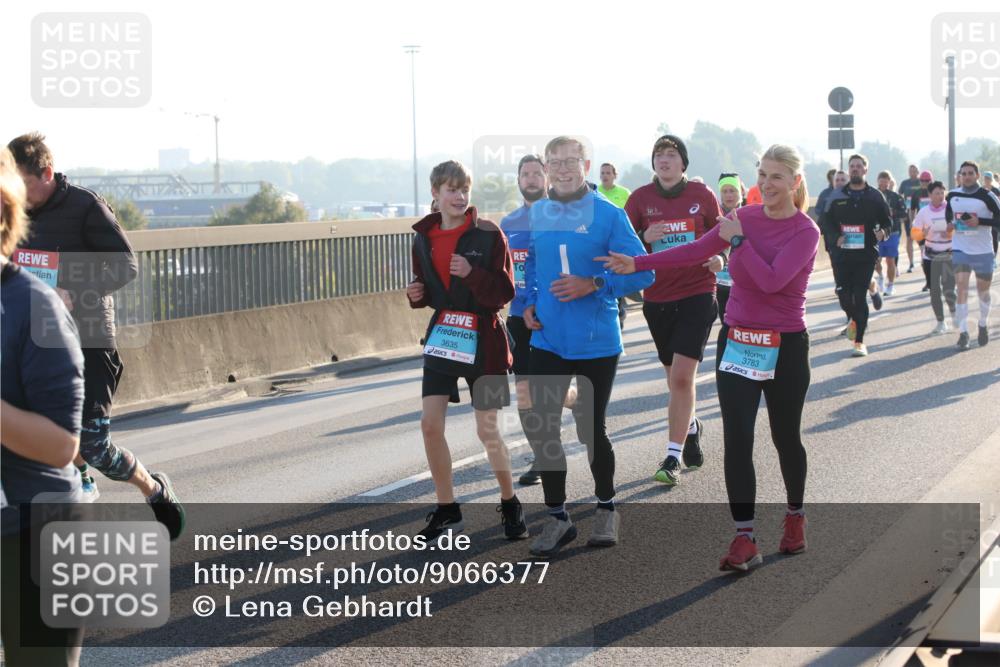 03.10.2025 - Köhlbrandbrückenlauf Lena Gebhardt http://msf.ph/oto/9066377 03.10.2025 09:23:06 Position 1 3635, 3783 meine-sportfotos.de