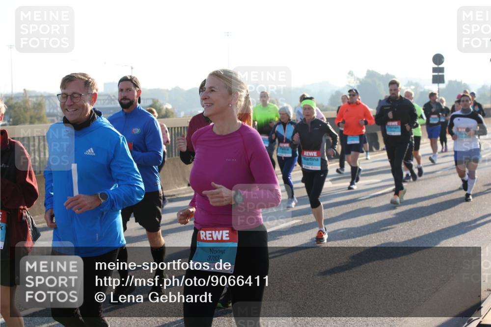 03.10.2025 - Köhlbrandbrückenlauf Lena Gebhardt http://msf.ph/oto/9066411 03.10.2025 09:23:08 Position 1 3783 meine-sportfotos.de