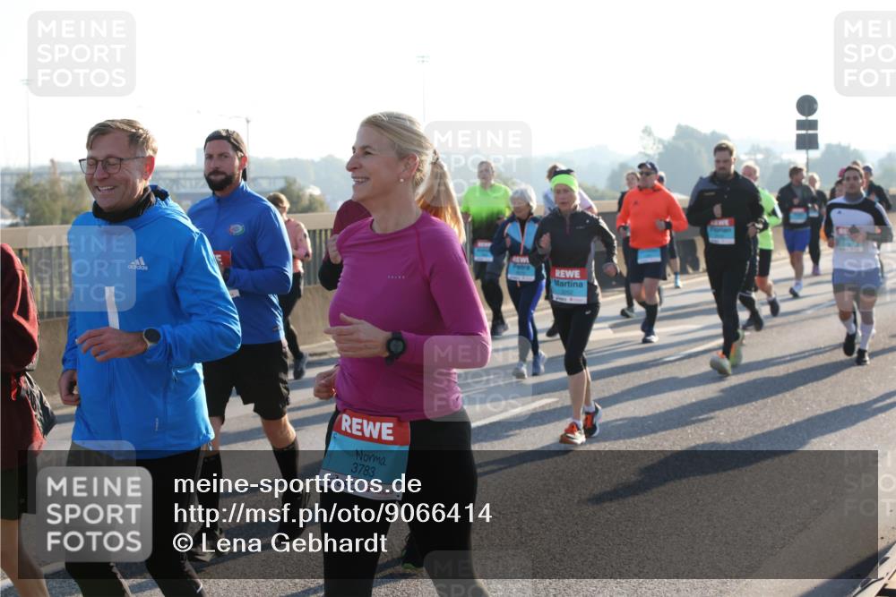 03.10.2025 - Köhlbrandbrückenlauf Lena Gebhardt http://msf.ph/oto/9066414 03.10.2025 09:23:08 Position 1 3783 meine-sportfotos.de